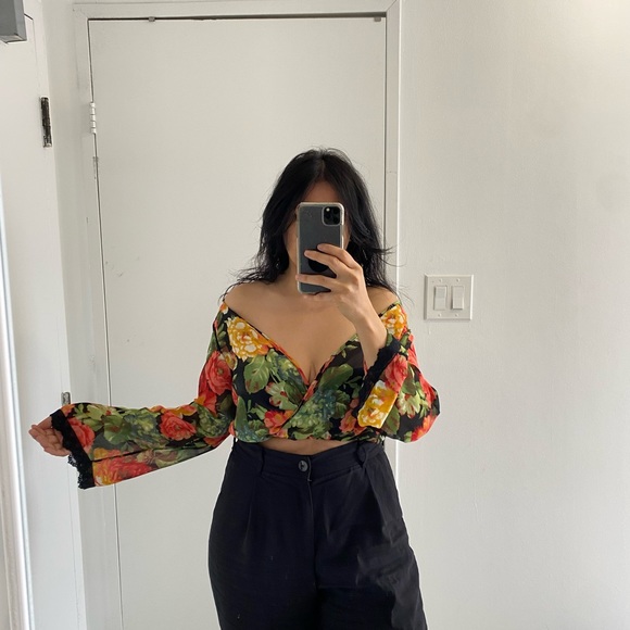 🛍️FORVER 21 TOP WORN ONCE - Picture 1 of 6